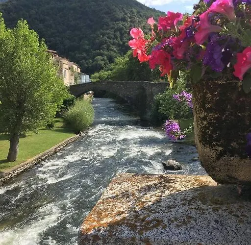 Townhouse In Southern France With A Wonderful View And Close To A Swimming Pool Ferienhaus *